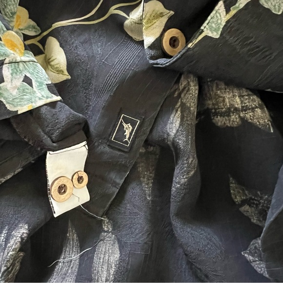 Tommy Bahama Hawaiian 100% Silk Shirt Size XL - Picture 9 of 9